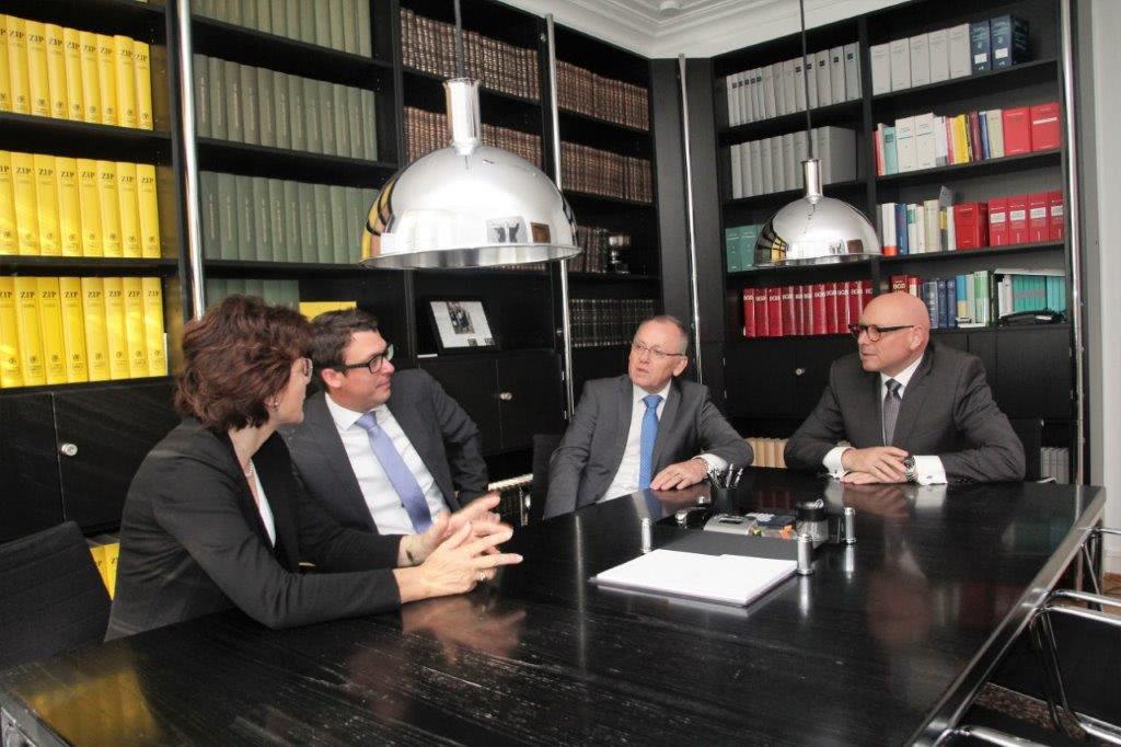 Rechtsanwlte Gtersloh - Besprechung